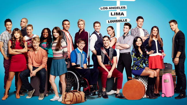 http://braindamaged.fr/wp-content/uploads/2012/08/glee_season_4_cast1.jpg