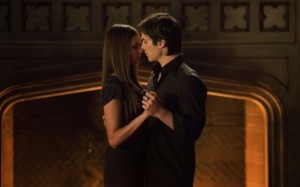 The-Vampire-Diaries-Damon-Elena2