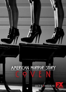 American Horror Story Coven : ?Une allégorie des relations raciales? - Sorcières flottante gauche
