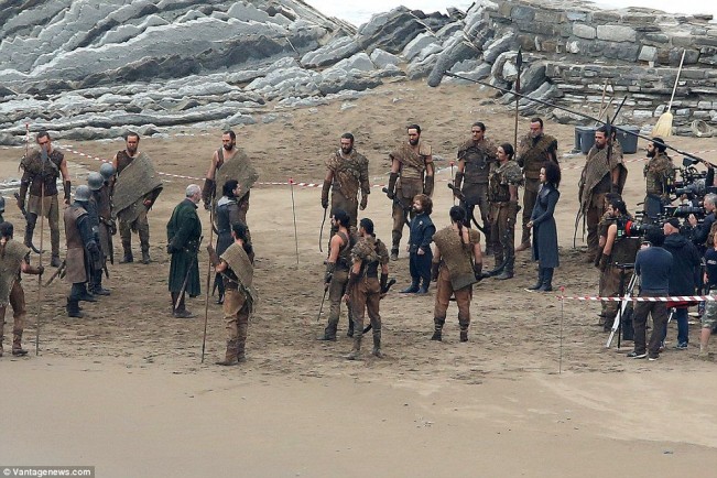 Tyrion et Jon Snow sur les plage de westeros alliance daenerys