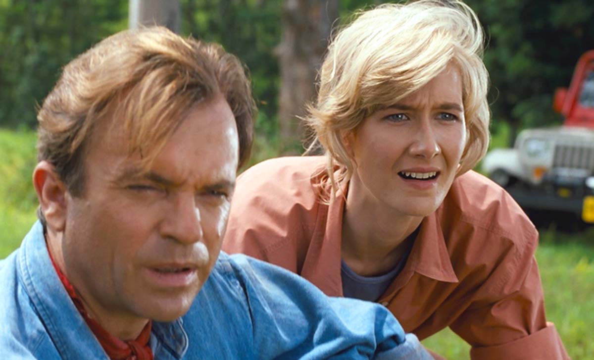 Jurassic World Dominion : Sam Neill et Laura Dern s'embrassent sur le
