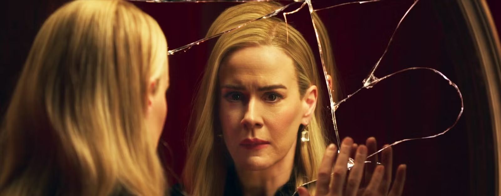 American Horror Story 13 : « Instabilité et chaos » dans le trailer de la saison crossover