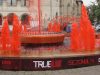 True Blood verse une fontaine de sang en Roumanie