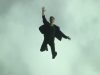 The Matrix 4 : Neo et Trinity sautent d’un immeuble (vidéos de tournage)